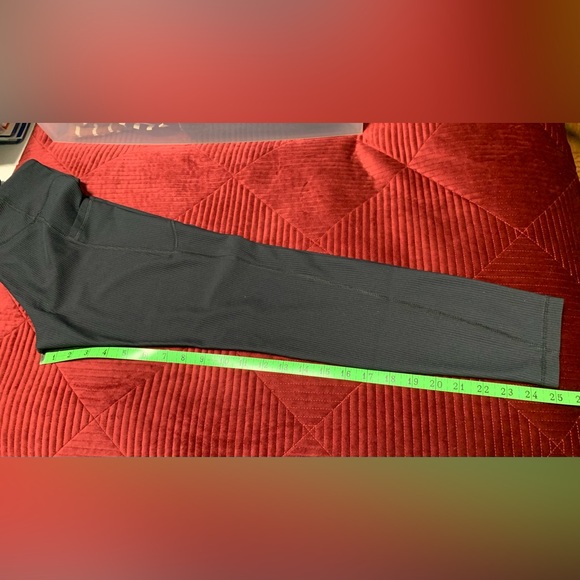 Old Navy Active Powersoft black, ribbed high-rise leggings - Picture 16 of 16